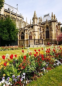 notre_dame_tulip_gardens